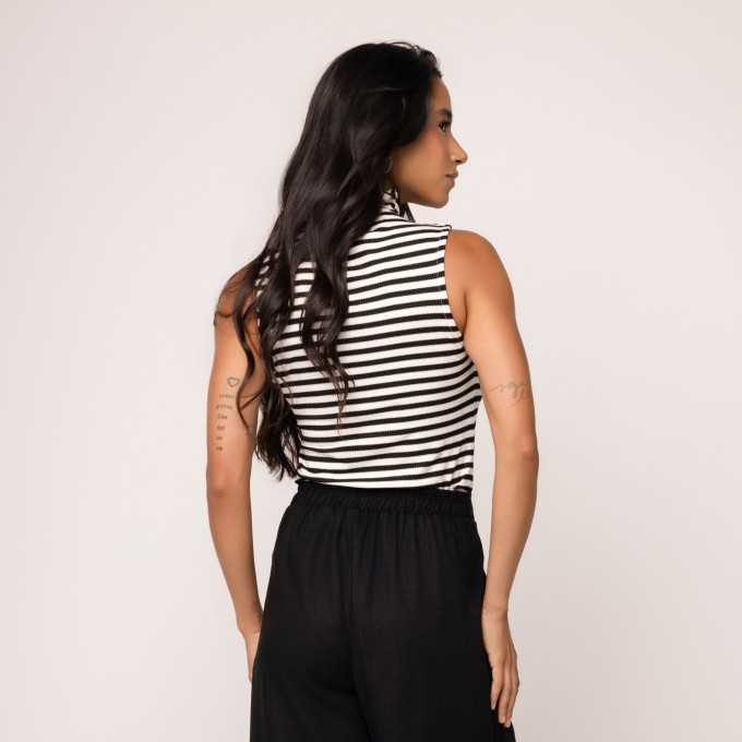 Blusa Canelada Gola Alta Alana