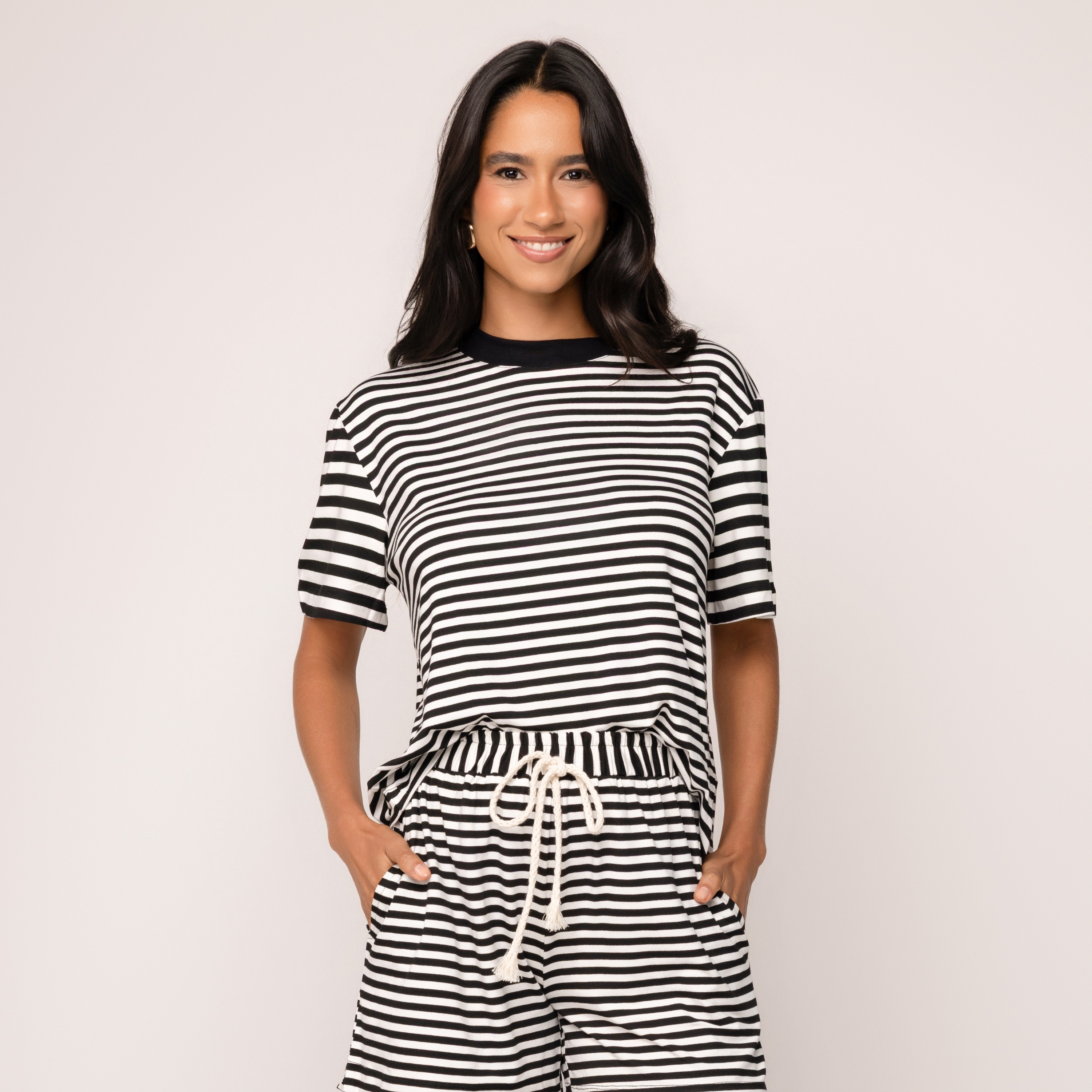 Blusa Malha Olívia Listrada Em Preto