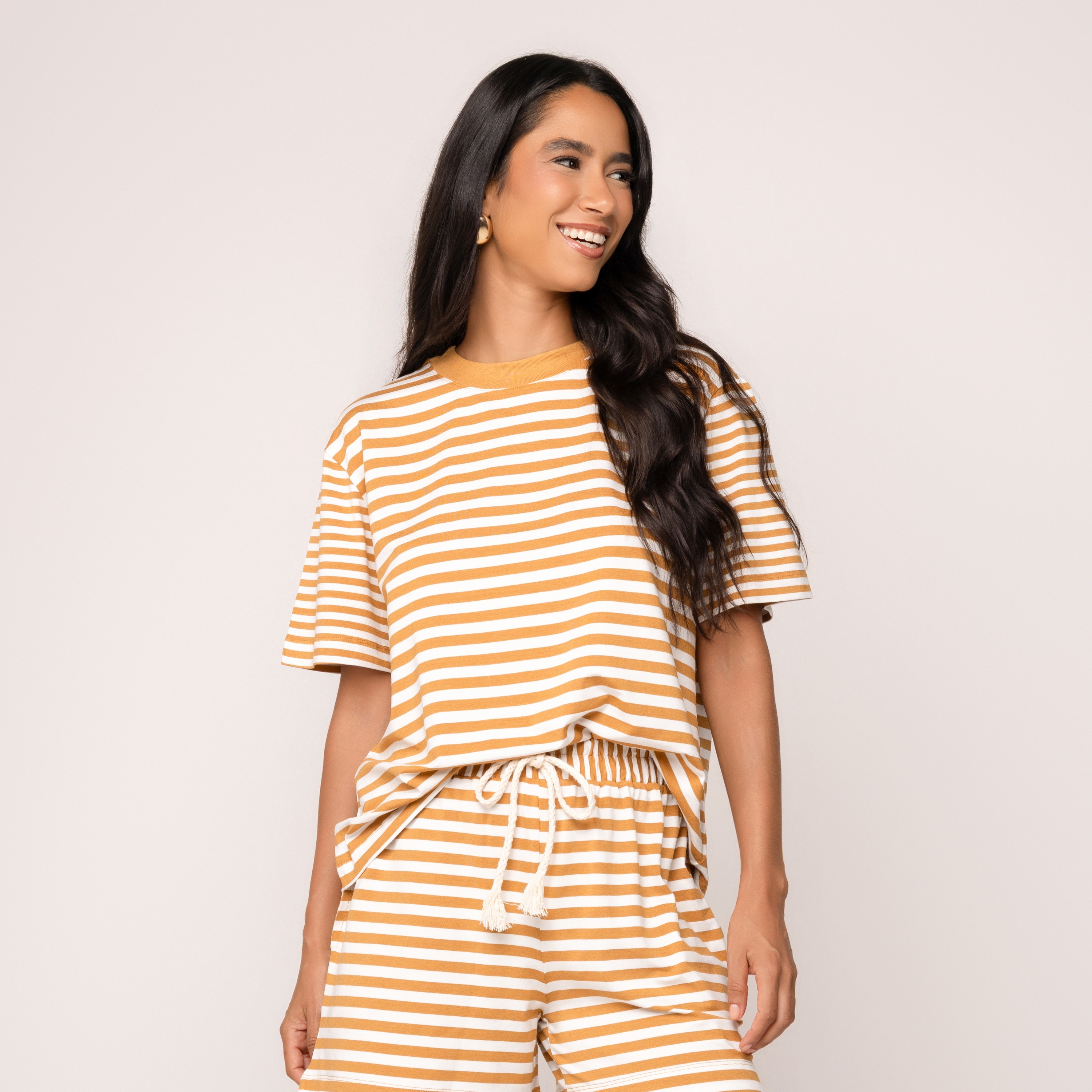 Blusa Malha Olívia Listrada Em Mostarda