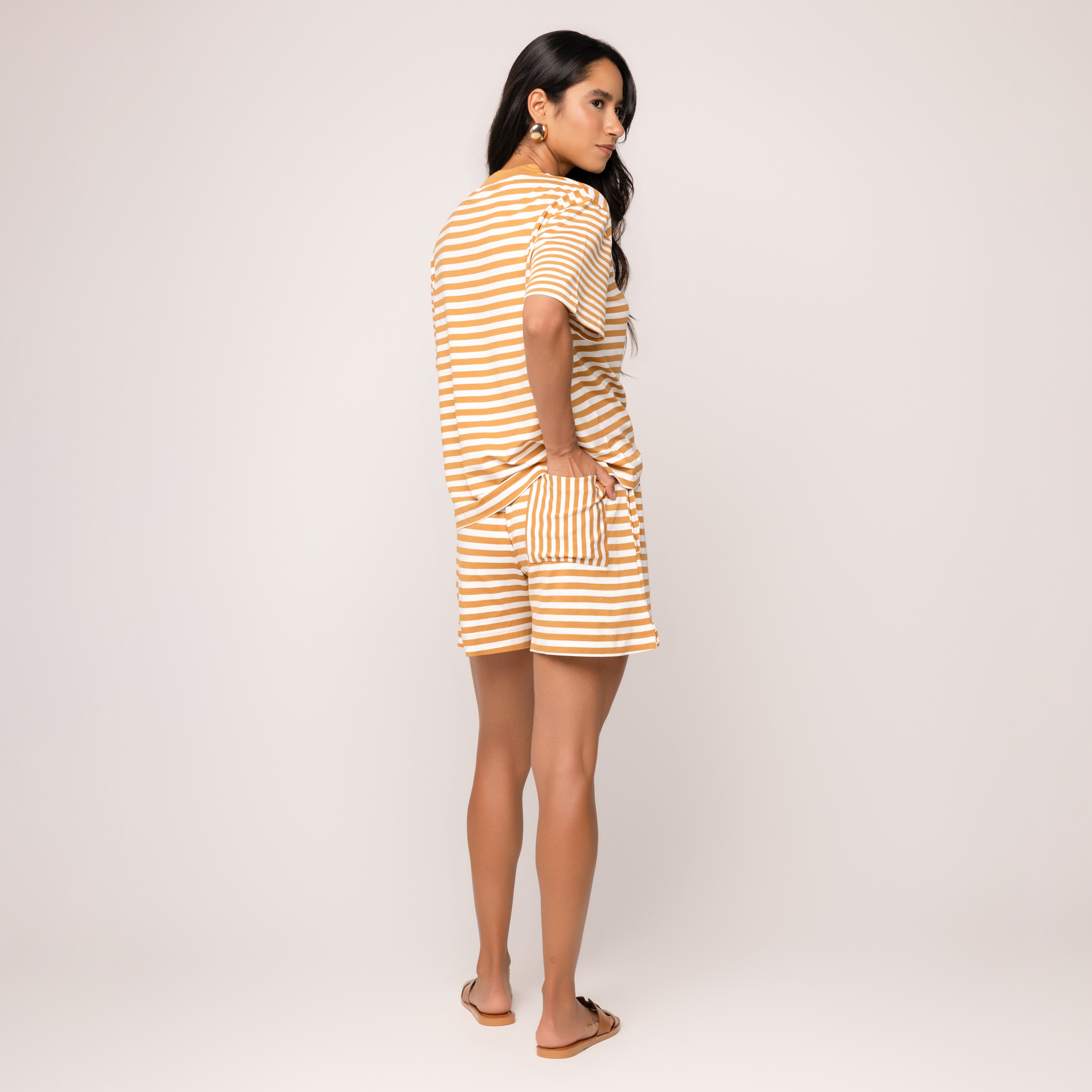 Blusa Malha Olívia Listrada Em Mostarda